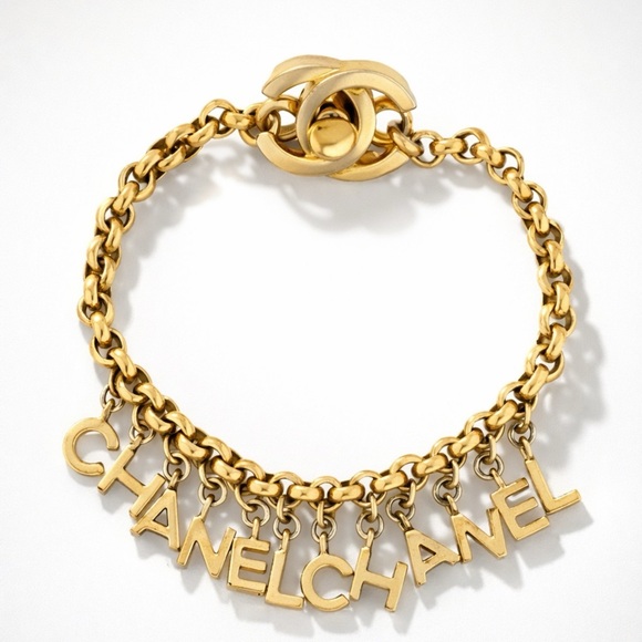 CHANEL Vintage Gold plated Letter-Logo Charm Bracelet CC Turnlock clasp 7”